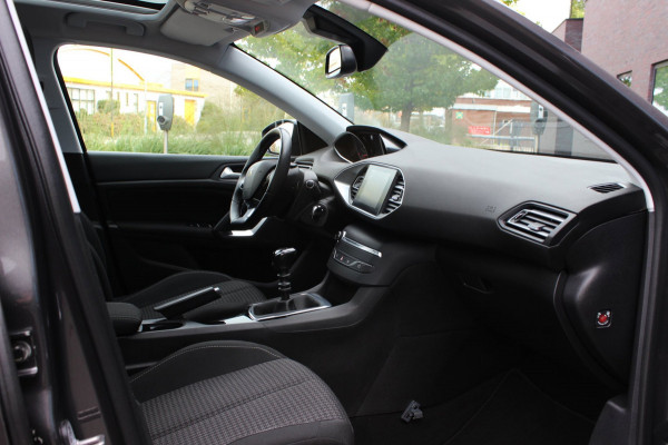 Peugeot 308 SW 1.2 PureTech Blue Lease Executive