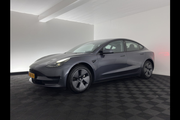 Tesla Model 3 RWD 60 kWh [3-Fase-11kW] {SoH-88%} (INCL-BTW) Aut. *HEATPUMP | PANO | AUTOPILOT | LEATHER | KEYLESS | FULL-LED | MEMORY-PACK | TOPVIEW | DAB | CARPLAY | DIGI-COCKPIT | LANE-ASSIST | HEATED-COMFORTSEATS | 18"ALU*