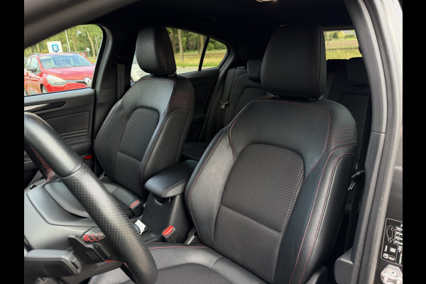 Ford Focus 1.0 Titanium Business Automaat / Keyless / Carplay / Navigatie / PDC v+a