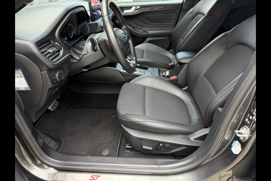 Ford Focus 1.0 Titanium Business Automaat / Keyless / Carplay / Navigatie / PDC v+a