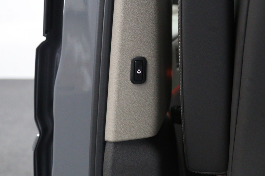 Volkswagen Multivan 1.4 eHybrid 218 PK L1H1 Style 7P PHEV, Trekhaak, Elek. Schuifdeuren, Adap. Cruise Control, Matrix-LED