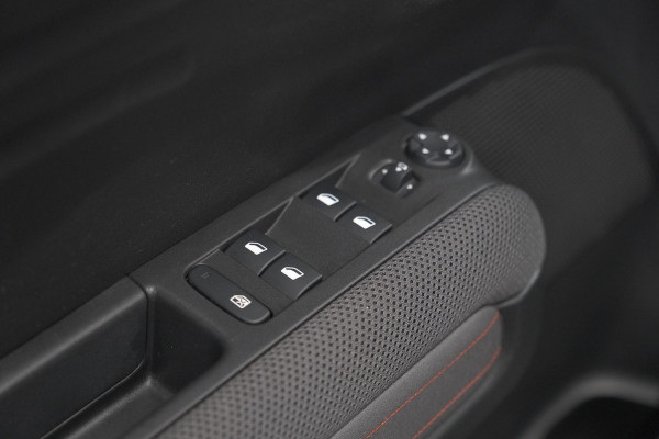 Citroën C3 Aircross PureTech 110 S&S Business | Schuif-/Kanteldak | Camera | HIFI Audiosysteem | Dodehoekdetectie