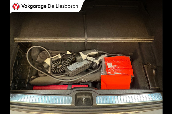 Mercedes-Benz GLC 300e 4MATIC Premium Plus / trekhaak / sfeer verlichting / panorama-dak / virtual