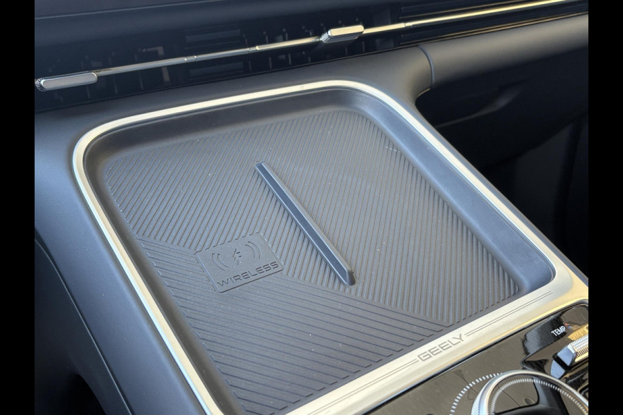 GEELY Starray EM-i 1.5 Max+ 262 PK | Panoramadak | Stoelverwarming & verkoeling | 136km EV WLTP | 360 Camera | Achterbank verwarmd | Parkeersensoren | 19 Inch LMV |