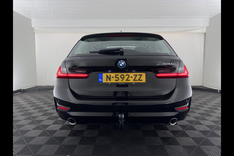 BMW 3 Serie Touring 320e Business Edition Plus (INCL-BTW) *AUT LASER-LED | LEATHER | HEATED-SPORTSEATS | HIFI-SOUND | KEYLESS | DIGI-COCKPIT | NAVI-FULLMAP | DAB | AMBIENTLIGHT | PRIVACY-GLASS | ECC | PDC | CRUISE | TOWBAR | 17iINCH*