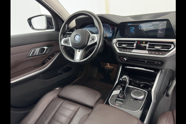 BMW 3 Serie Touring 320e Business Edition Plus (INCL-BTW) *AUT LASER-LED | LEATHER | HEATED-SPORTSEATS | HIFI-SOUND | KEYLESS | DIGI-COCKPIT | NAVI-FULLMAP | DAB | AMBIENTLIGHT | PRIVACY-GLASS | ECC | PDC | CRUISE | TOWBAR | 17iINCH*