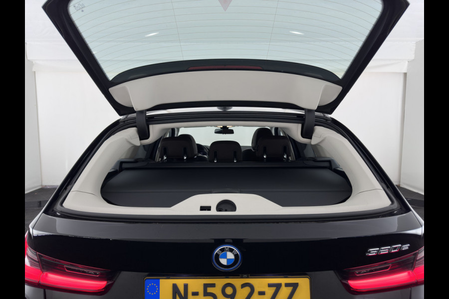 BMW 3 Serie Touring 320e Business Edition Plus (INCL-BTW) *AUT LASER-LED | LEATHER | HEATED-SPORTSEATS | HIFI-SOUND | KEYLESS | DIGI-COCKPIT | NAVI-FULLMAP | DAB | AMBIENTLIGHT | PRIVACY-GLASS | ECC | PDC | CRUISE | TOWBAR | 17iINCH*