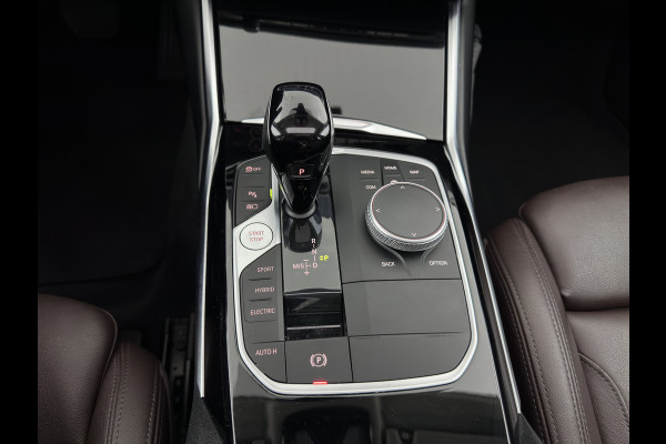 BMW 3 Serie Touring 320e Business Edition Plus (INCL-BTW) *AUT LASER-LED | LEATHER | HEATED-SPORTSEATS | HIFI-SOUND | KEYLESS | DIGI-COCKPIT | NAVI-FULLMAP | DAB | AMBIENTLIGHT | PRIVACY-GLASS | ECC | PDC | CRUISE | TOWBAR | 17iINCH*