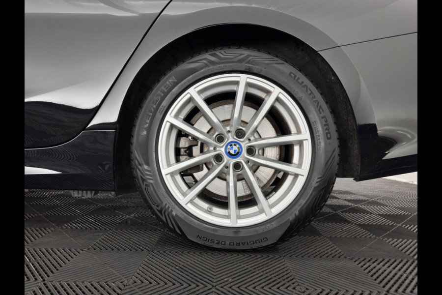 BMW 3 Serie Touring 320e Business Edition Plus (INCL-BTW) *AUT LASER-LED | LEATHER | HEATED-SPORTSEATS | HIFI-SOUND | KEYLESS | DIGI-COCKPIT | NAVI-FULLMAP | DAB | AMBIENTLIGHT | PRIVACY-GLASS | ECC | PDC | CRUISE | TOWBAR | 17iINCH*