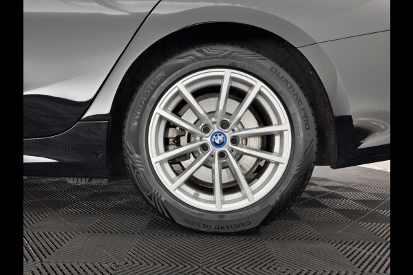 BMW 3 Serie Touring 320e Business Edition Plus (INCL-BTW) *AUT LASER-LED | LEATHER | HEATED-SPORTSEATS | HIFI-SOUND | KEYLESS | DIGI-COCKPIT | NAVI-FULLMAP | DAB | AMBIENTLIGHT | PRIVACY-GLASS | ECC | PDC | CRUISE | TOWBAR | 17iINCH*