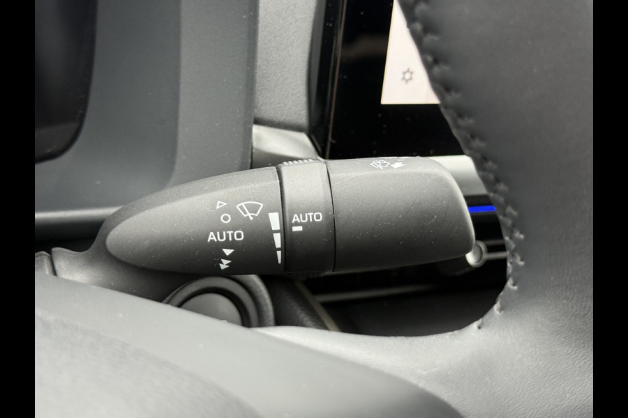 Toyota C-HR 2.0 Hybrid 200 Executive | ACC | Memory | HUD | 360* Camera | 19 inch