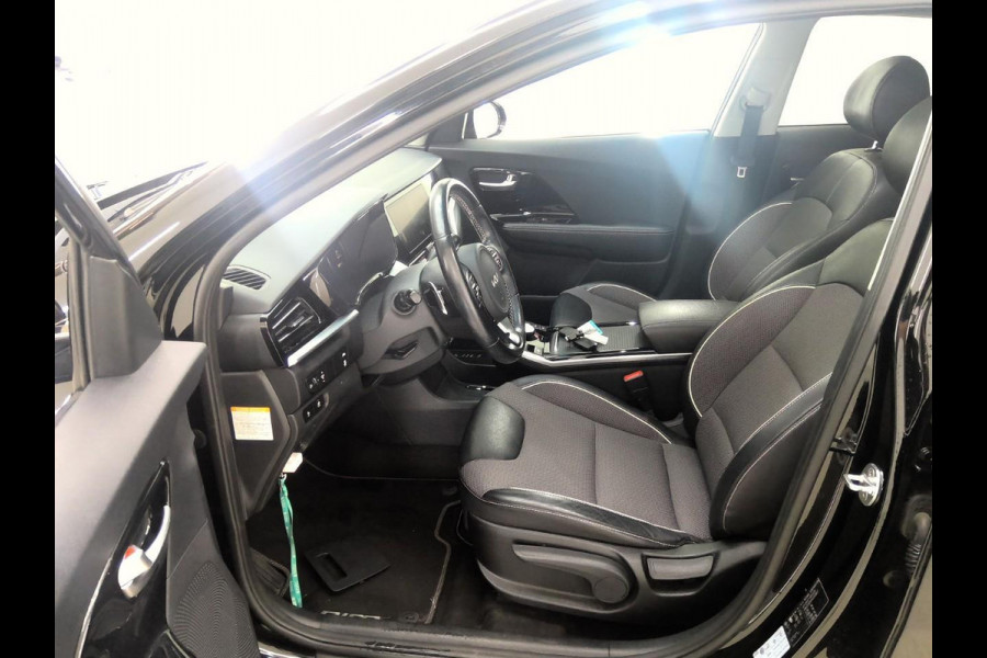 Kia e-Niro DynamicPlusLine 64 kWh SOH 98% | Schuif - Kanteldak | Navigatie | VERWACHT!