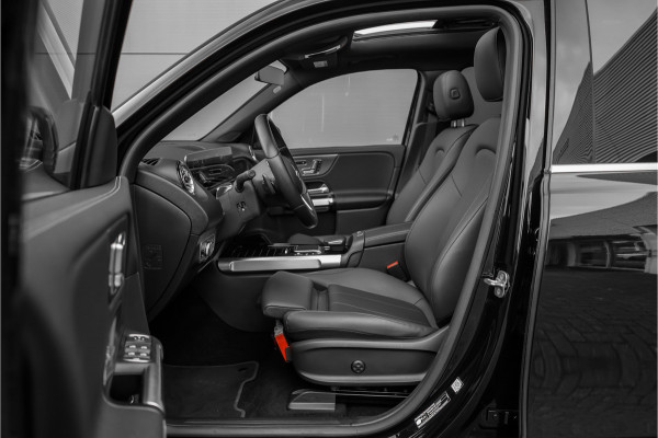 Mercedes-Benz EQB 300 4MATIC 67 kWh Pano Distronic Plus Multi Contourstoelen Memory Keyless