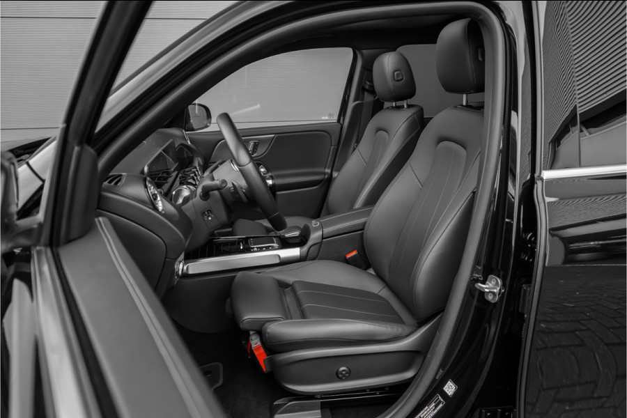 Mercedes-Benz EQB 300 4MATIC 67 kWh Pano Distronic Plus Multi Contourstoelen Memory Keyless