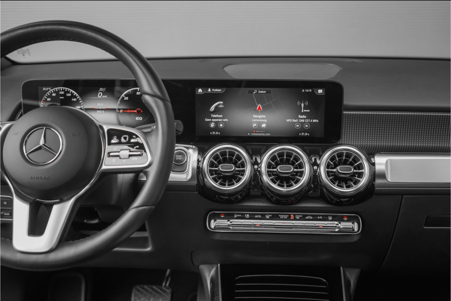 Mercedes-Benz EQB 300 4MATIC 67 kWh Pano Distronic Plus Multi Contourstoelen Memory Keyless