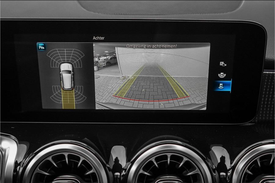 Mercedes-Benz EQB 300 4MATIC 67 kWh Pano Distronic Plus Multi Contourstoelen Memory Keyless