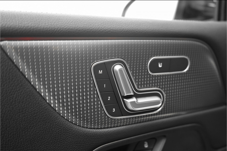 Mercedes-Benz EQB 300 4MATIC 67 kWh Pano Distronic Plus Multi Contourstoelen Memory Keyless