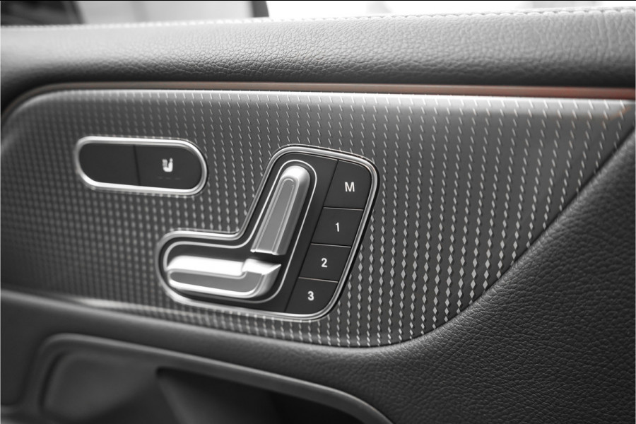 Mercedes-Benz EQB 300 4MATIC 67 kWh Pano Distronic Plus Multi Contourstoelen Memory Keyless