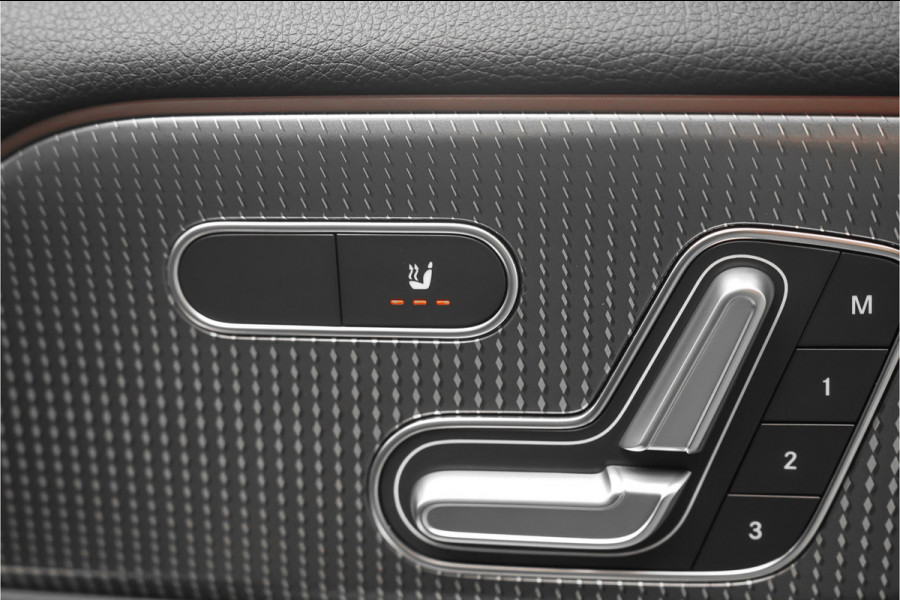Mercedes-Benz EQB 300 4MATIC 67 kWh Pano Distronic Plus Multi Contourstoelen Memory Keyless