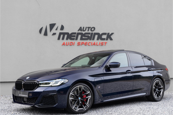 BMW 5 Serie 530e M Sport / M Sportstoelen/ Schuif-kanteldak/ Harman Kardon/ Head-up/ 210 kW