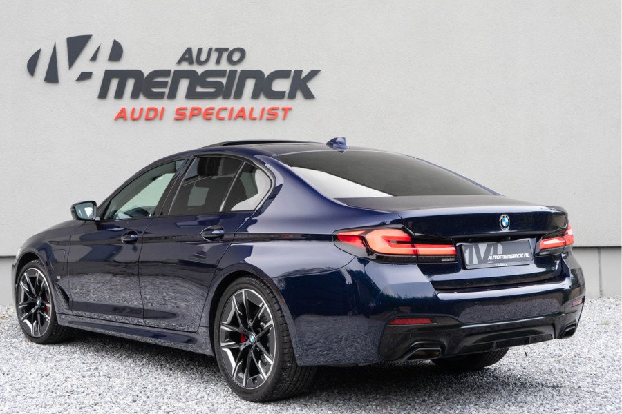 BMW 5 Serie 530e M Sport / M Sportstoelen/ Schuif-kanteldak/ Harman Kardon/ Head-up/ 210 kW