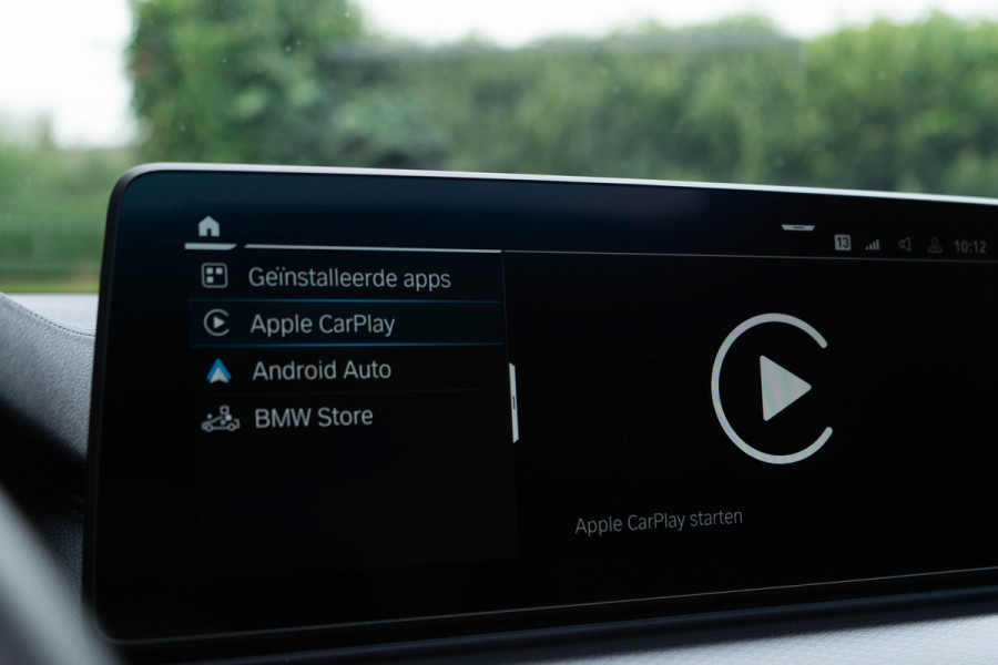 BMW 5 Serie 530e M Sport / M Sportstoelen/ Schuif-kanteldak/ Harman Kardon/ Head-up/ 210 kW
