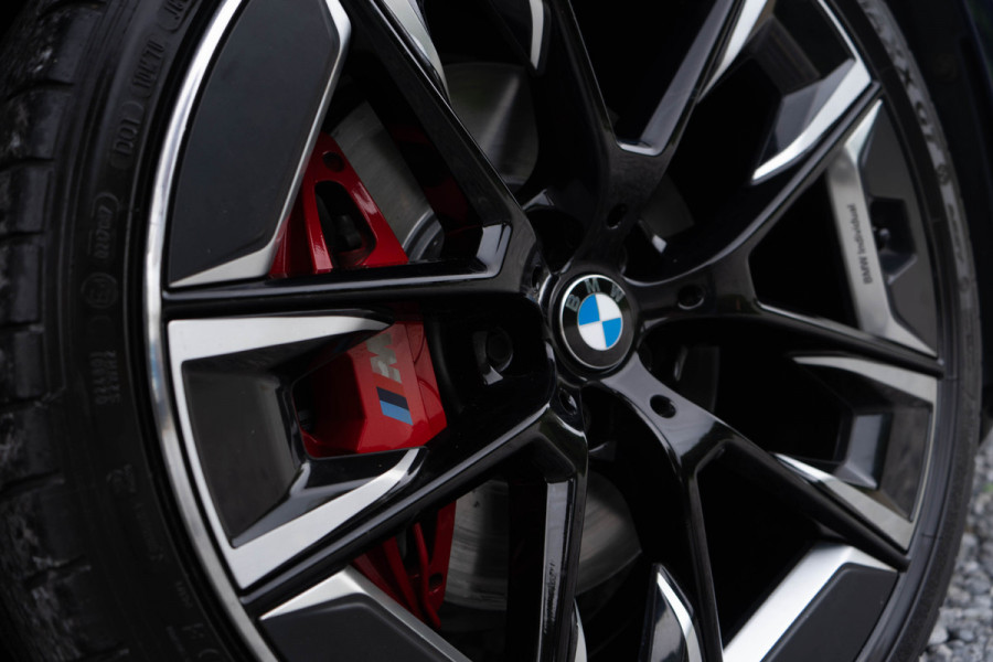 BMW 5 Serie 530e M Sport / M Sportstoelen/ Schuif-kanteldak/ Harman Kardon/ Head-up/ 210 kW