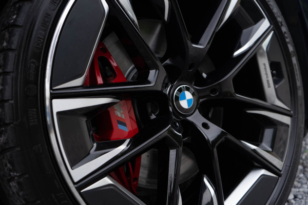 BMW 5 Serie 530e M Sport / M Sportstoelen/ Schuif-kanteldak/ Harman Kardon/ Head-up/ 210 kW