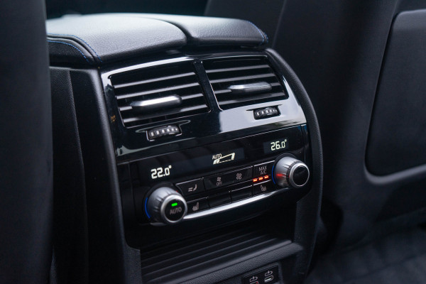 BMW 5 Serie 530e M Sport / M Sportstoelen/ Schuif-kanteldak/ Harman Kardon/ Head-up/ 210 kW