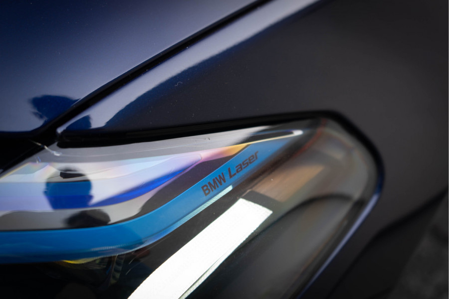 BMW 5 Serie 530e M Sport / M Sportstoelen/ Schuif-kanteldak/ Harman Kardon/ Head-up/ 210 kW