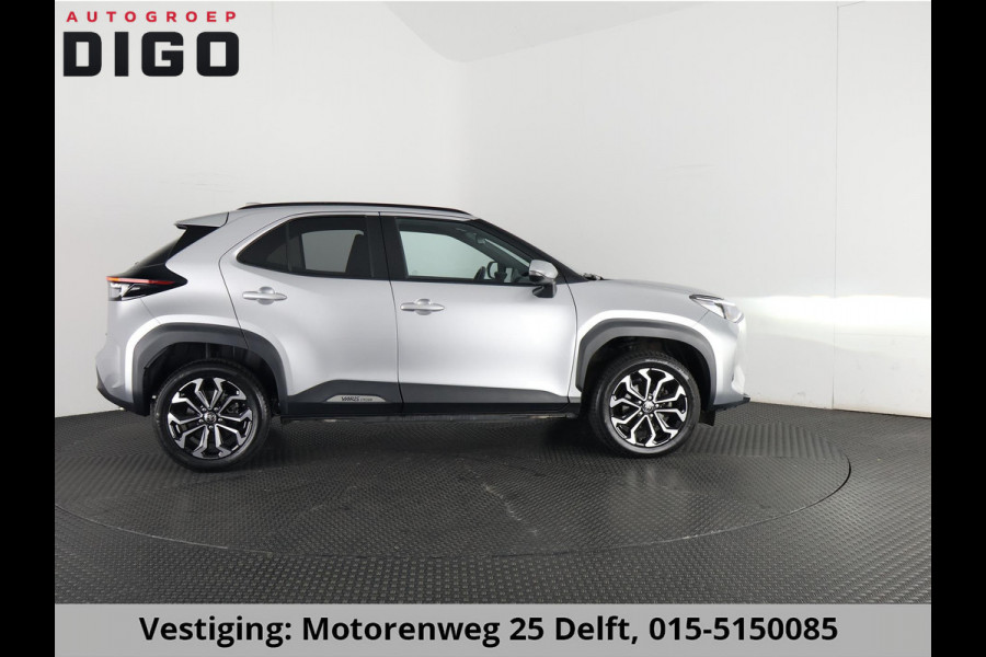 Toyota Yaris Cross 1.5 HYBRID DYNAMIC LUXURY GARANTIE 2035 ! PARKEERSENSOREN VOOR & ACHTER . STOEL/STUUR VERWARMING . NAVIGATIE .