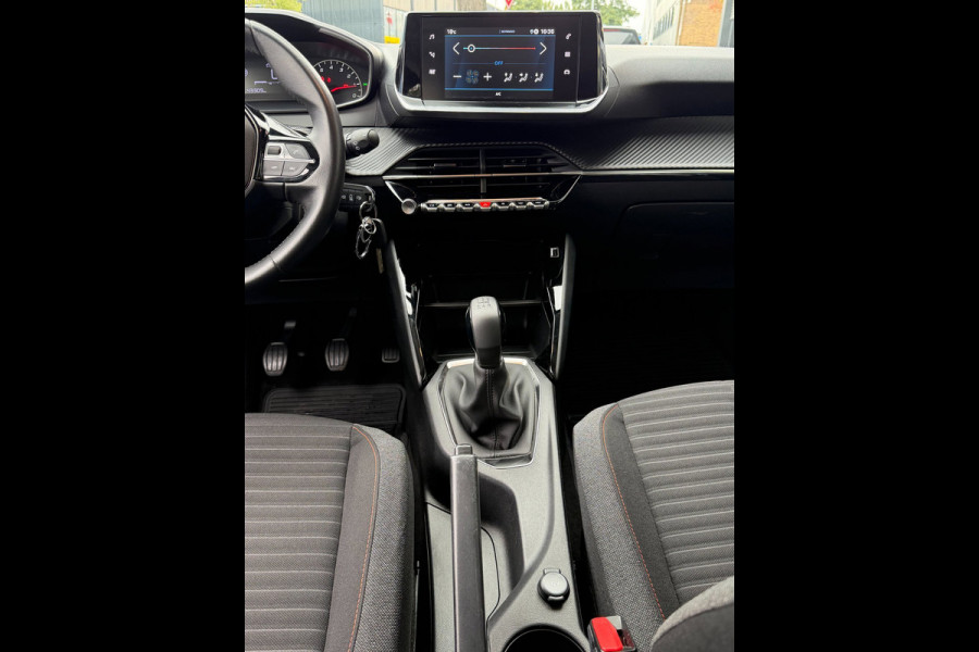 Peugeot 208 1.2 PureTech Active Pack 43.000 KM - Apple CarPlay / Navigatie I Airco I LED I Veiligheid pakket I Dealer onderhouden