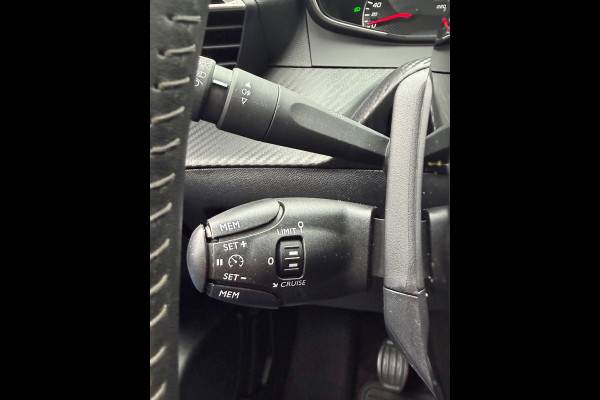 Peugeot 208 1.2 PureTech Active Pack 43.000 KM - Apple CarPlay / Navigatie I Airco I LED I Veiligheid pakket I Dealer onderhouden