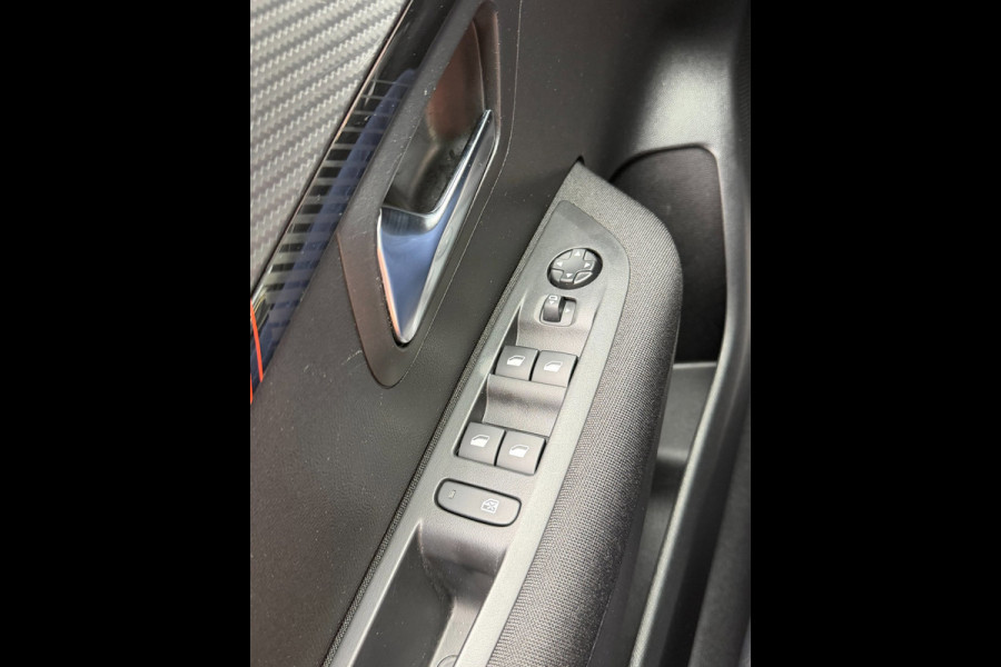 Peugeot 208 1.2 PureTech Active Pack 43.000 KM - Apple CarPlay / Navigatie I Airco I LED I Veiligheid pakket I Dealer onderhouden