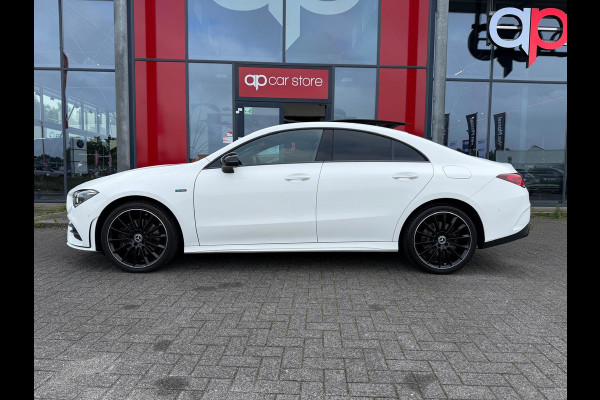 Mercedes-Benz CLA-Klasse 250 e Hybride AMG Night pakket Panorama Ambient light