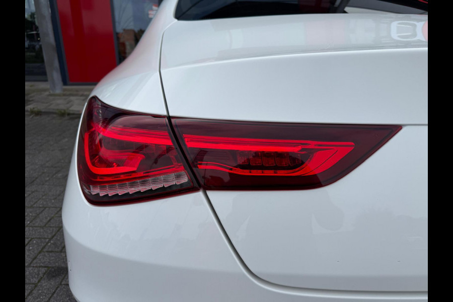 Mercedes-Benz CLA-Klasse 250 e Hybride AMG Night pakket Panorama Ambient light
