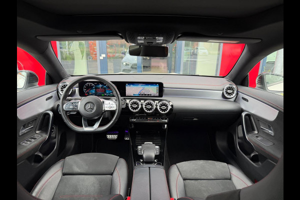 Mercedes-Benz CLA-Klasse 250 e Hybride AMG Night pakket Panorama Ambient light