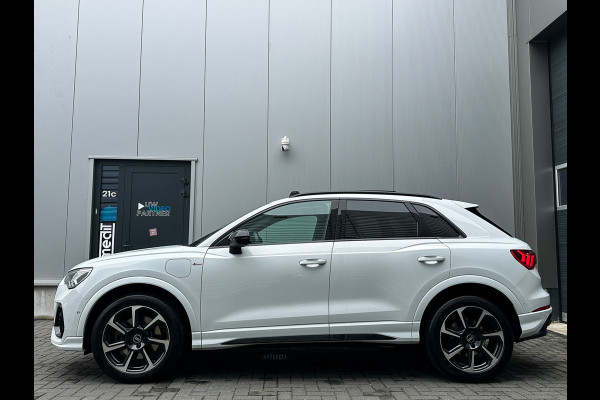 Audi Q3 45 TFSI e 3x S-Line 245PK | Pano | Keyless | Camera | Matrix | ACC | Lane | 1e eig