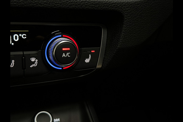 Audi Q3 45 TFSI e 3x S-Line 245PK | Pano | Keyless | Camera | Matrix | ACC | Lane | 1e eig