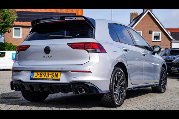 Volkswagen Golf 1.5 TSI Sport | R-line Difuser | Sport uitlaat met kleppensysteem | Navigatie | Lane Assist | Apple Carplay |