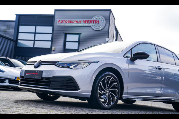 Volkswagen Golf 1.5 TSI Sport | R-line Difuser | Sport uitlaat met kleppensysteem | Navigatie | Lane Assist | Apple Carplay |