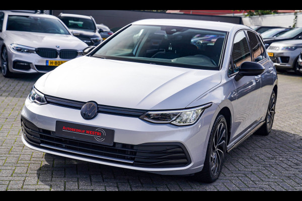 Volkswagen Golf 1.5 TSI Sport | R-line Difuser | Sport uitlaat met kleppensysteem | Navigatie | Lane Assist | Apple Carplay |