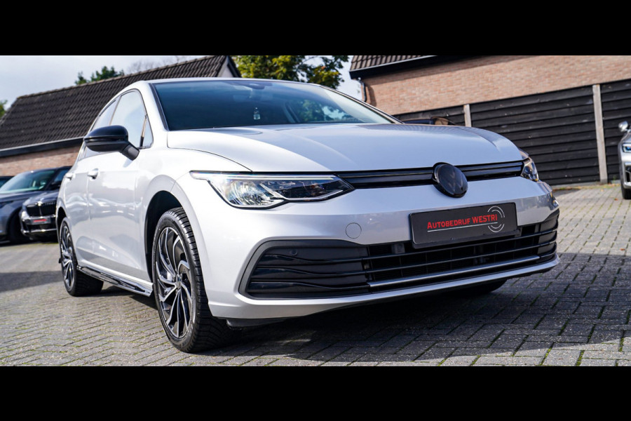 Volkswagen Golf 1.5 TSI Sport | R-line Difuser | Sport uitlaat met kleppensysteem | Navigatie | Lane Assist | Apple Carplay |