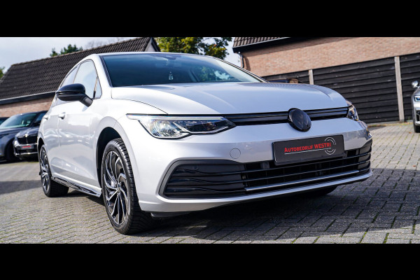 Volkswagen Golf 1.5 TSI Sport | R-line Difuser | Sport uitlaat met kleppensysteem | Navigatie | Lane Assist | Apple Carplay |