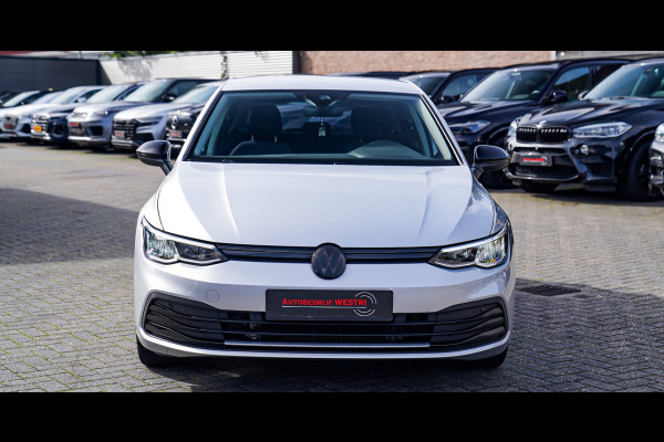Volkswagen Golf 1.5 TSI Sport | R-line Difuser | Sport uitlaat met kleppensysteem | Navigatie | Lane Assist | Apple Carplay |
