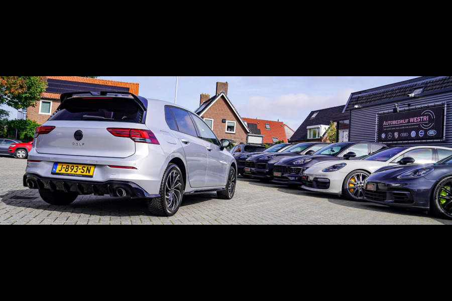 Volkswagen Golf 1.5 TSI Sport | R-line Difuser | Sport uitlaat met kleppensysteem | Navigatie | Lane Assist | Apple Carplay |
