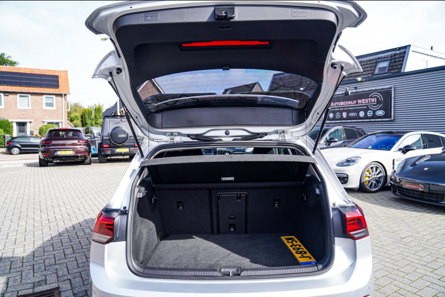 Volkswagen Golf 1.5 TSI Sport | R-line Difuser | Sport uitlaat met kleppensysteem | Navigatie | Lane Assist | Apple Carplay |