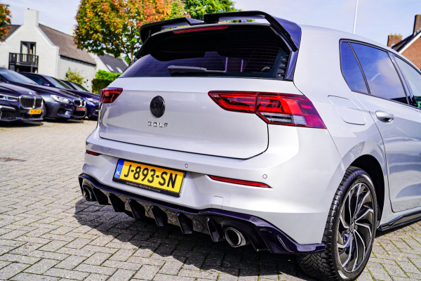 Volkswagen Golf 1.5 TSI Sport | R-line Difuser | Sport uitlaat met kleppensysteem | Navigatie | Lane Assist | Apple Carplay |