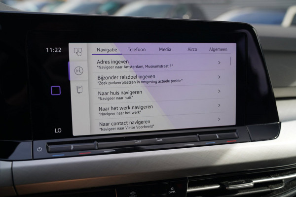 Volkswagen Golf 1.5 TSI Sport | R-line Difuser | Sport uitlaat met kleppensysteem | Navigatie | Lane Assist | Apple Carplay |