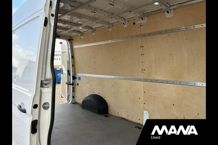 Volkswagen Crafter 35 2.0 TDI L4H3 Airco Camera Sensoren